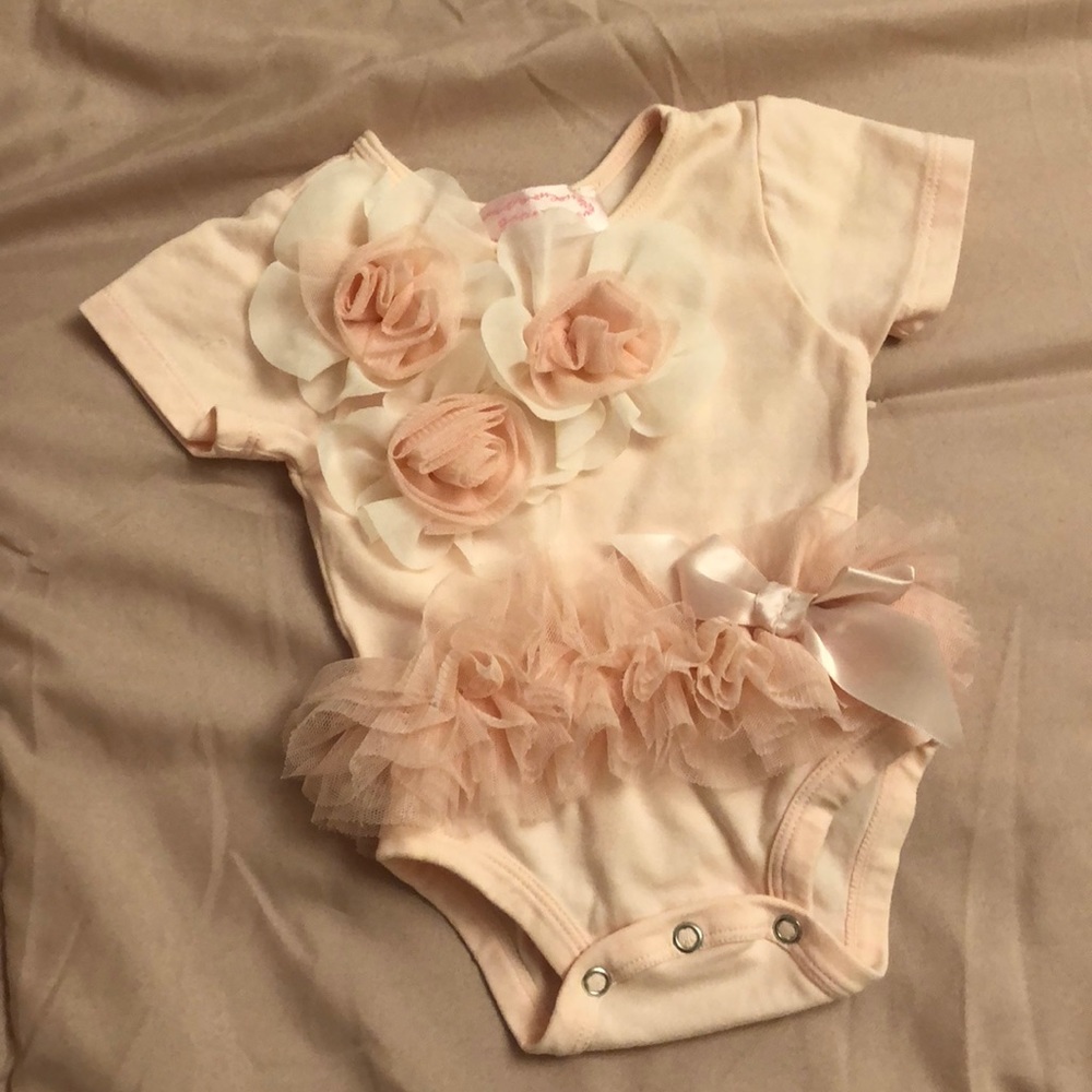 PopAtu baby outfit
